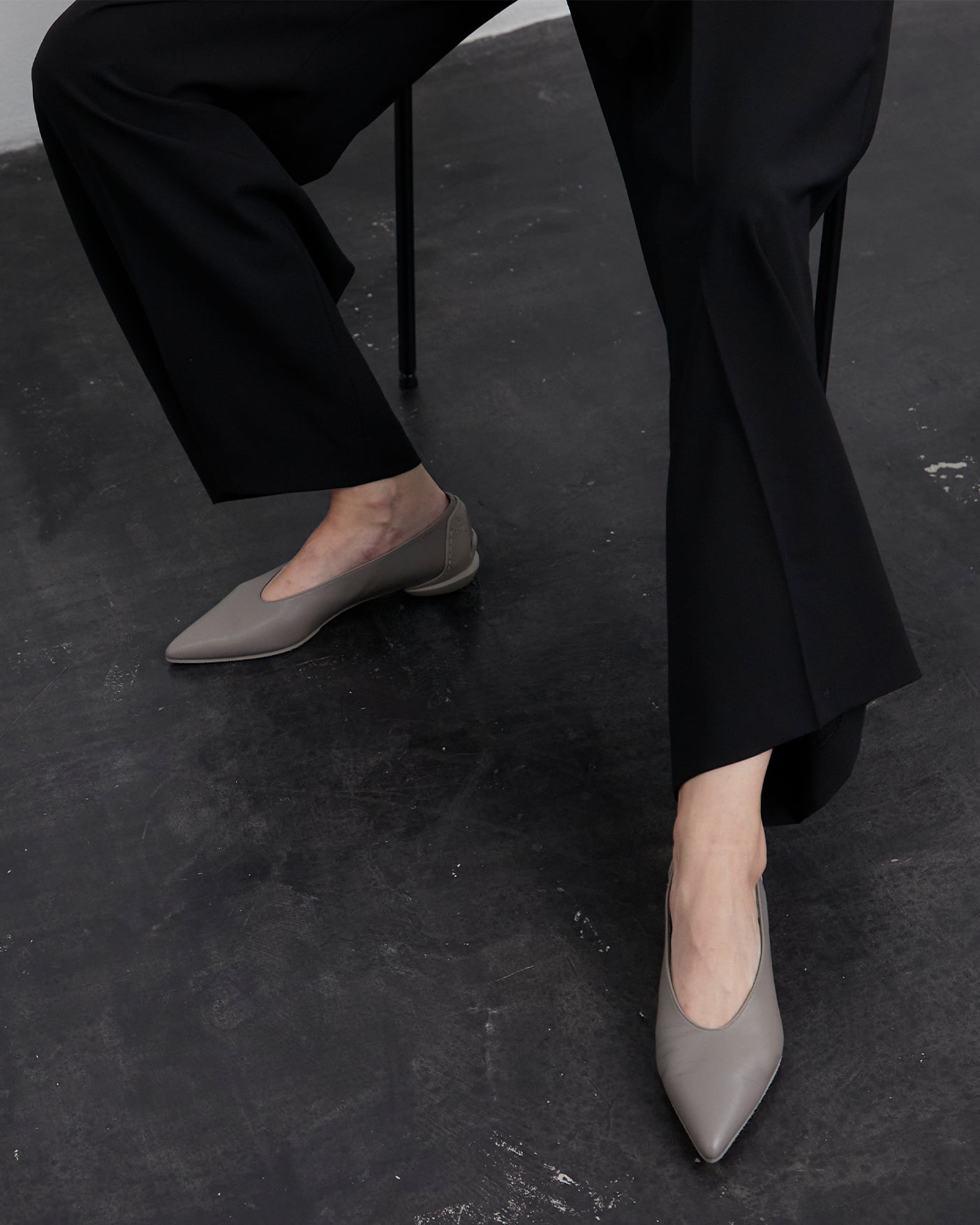 POINTED U PUMPS / L.TAUPE