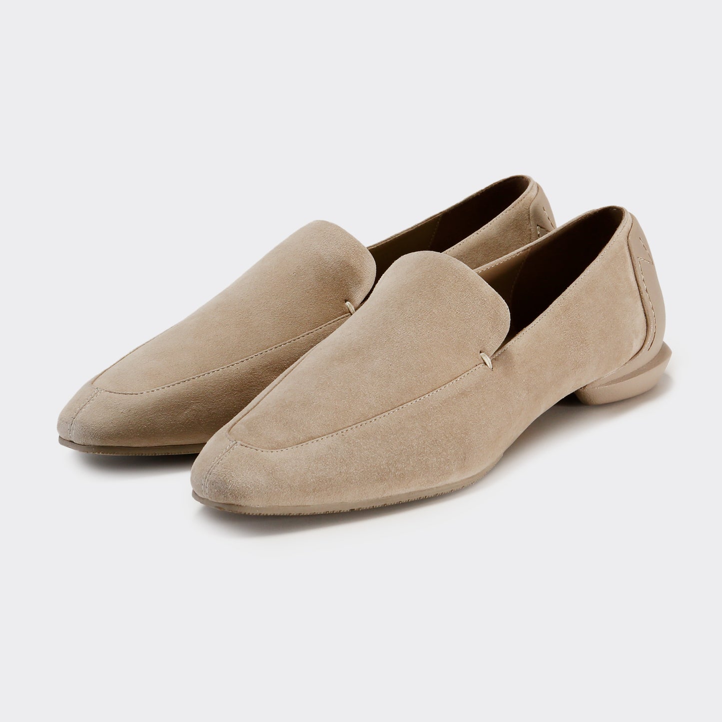 CHISEL TOE SUEDE SLIPON / GREIGE