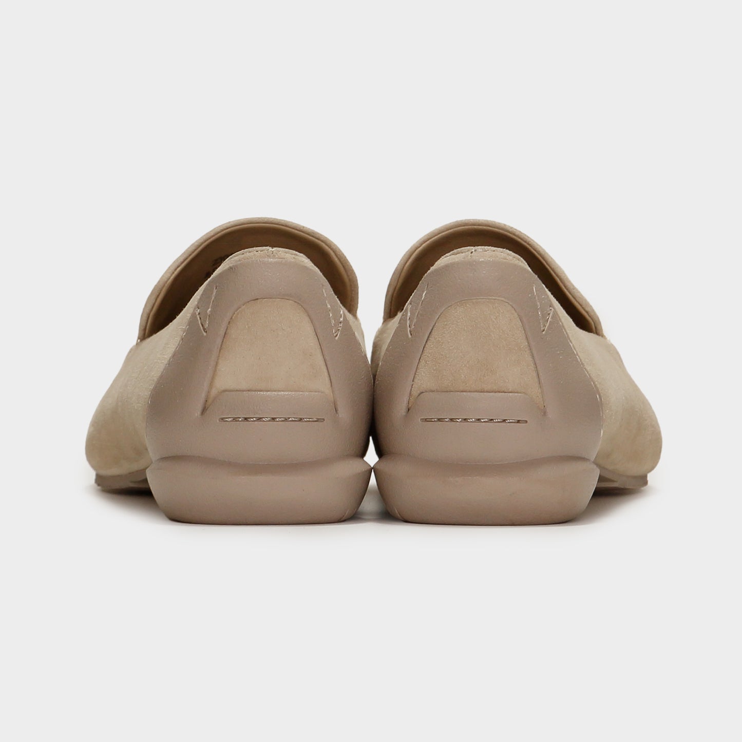 CHISEL TOE SUEDE SLIPON / GREIGE