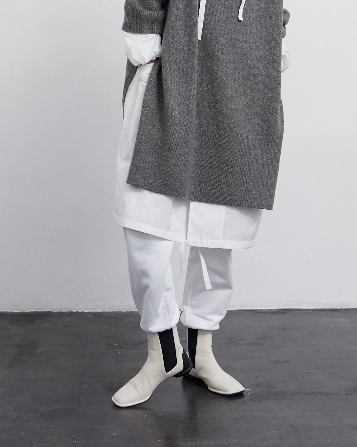 SQUARE SIDE GORE BOOTS / WHITExBLACK