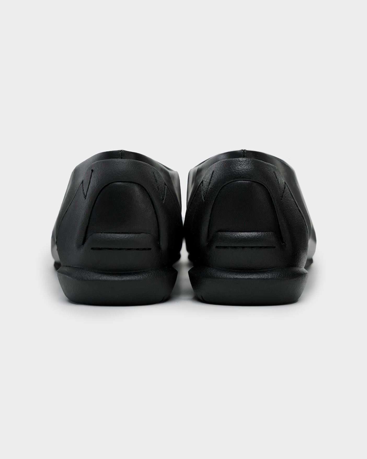MM TIGHT SQUARE SLIPON / BLACK