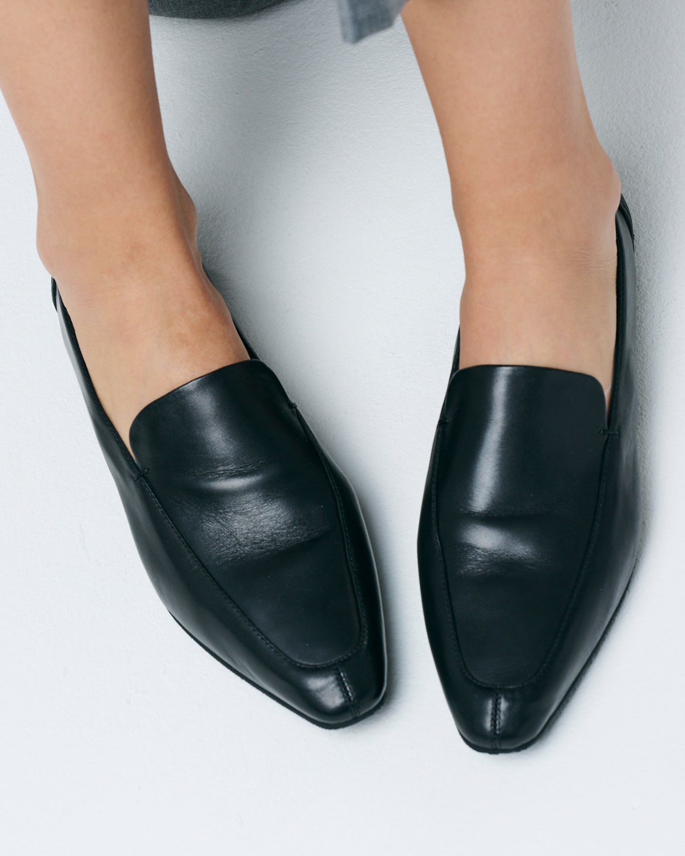 MM CHISEL TOE SLIPON / BLACK