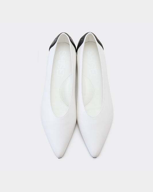 MM POINTED U PUMPS / WHITExBLACK