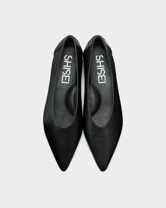 MM POINTED U PUMPS / BLACK
