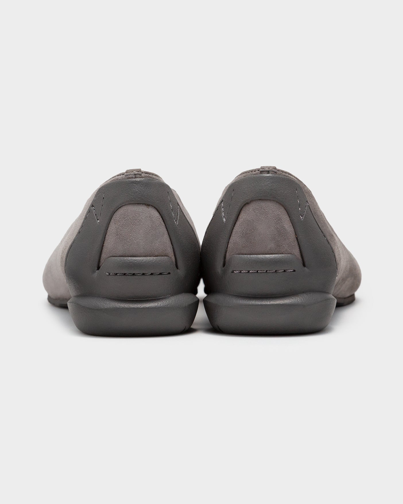 MM POINTED SUEDE U PUMPS / GRAY