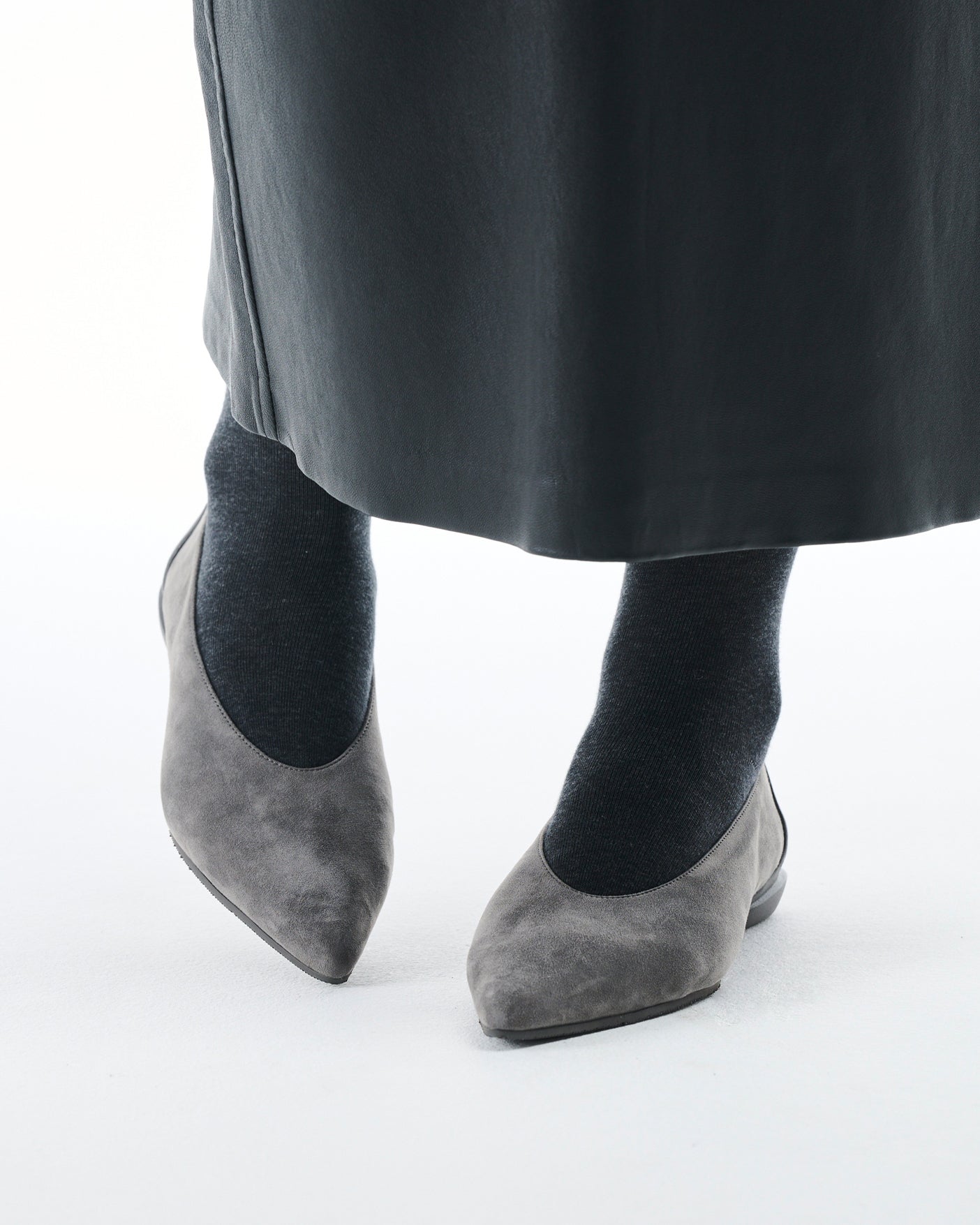 MM POINTED SUEDE U PUMPS / GRAY