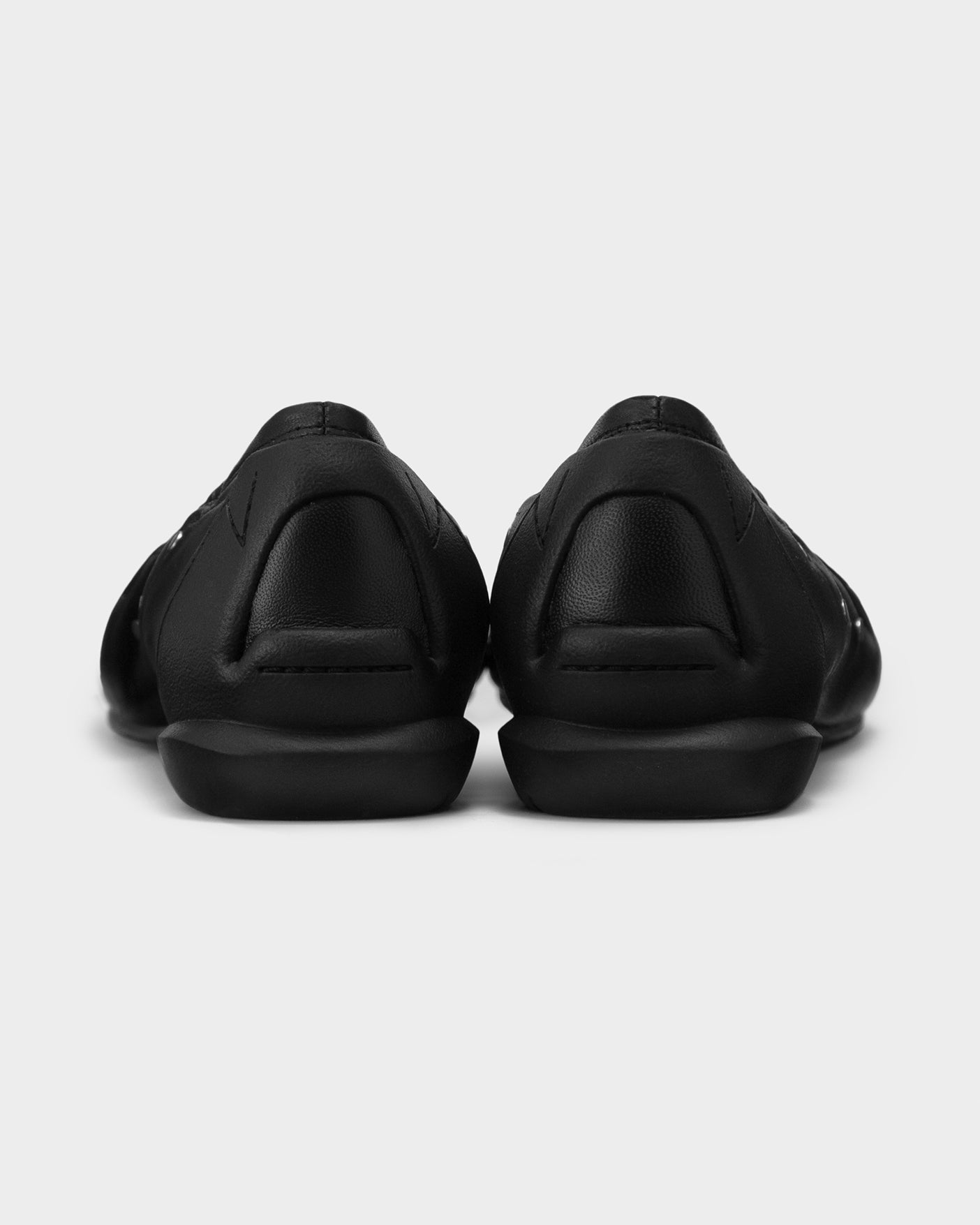 GATHER BALLET_STUDS / BLACK