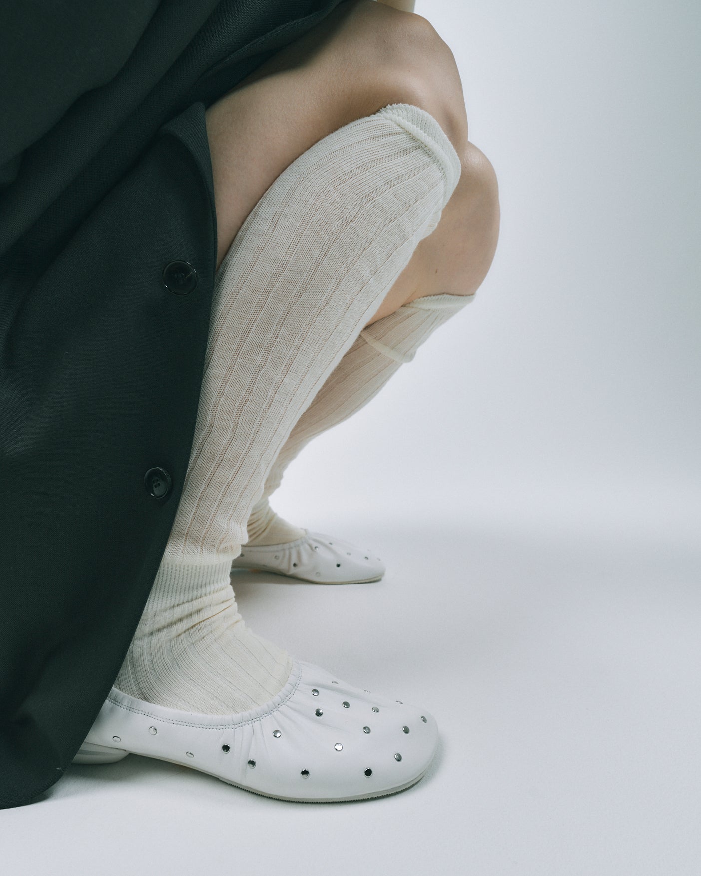 GATHER BALLET_STUDS / WHITE