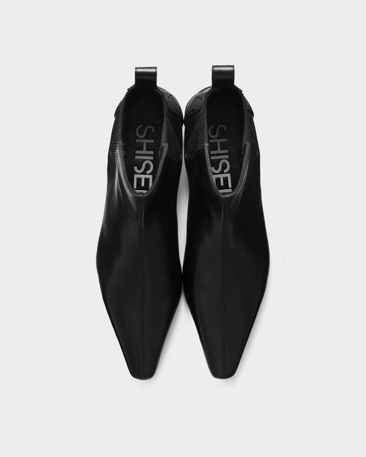 CHISEL TOE ANKLE BOOTS / BLACK