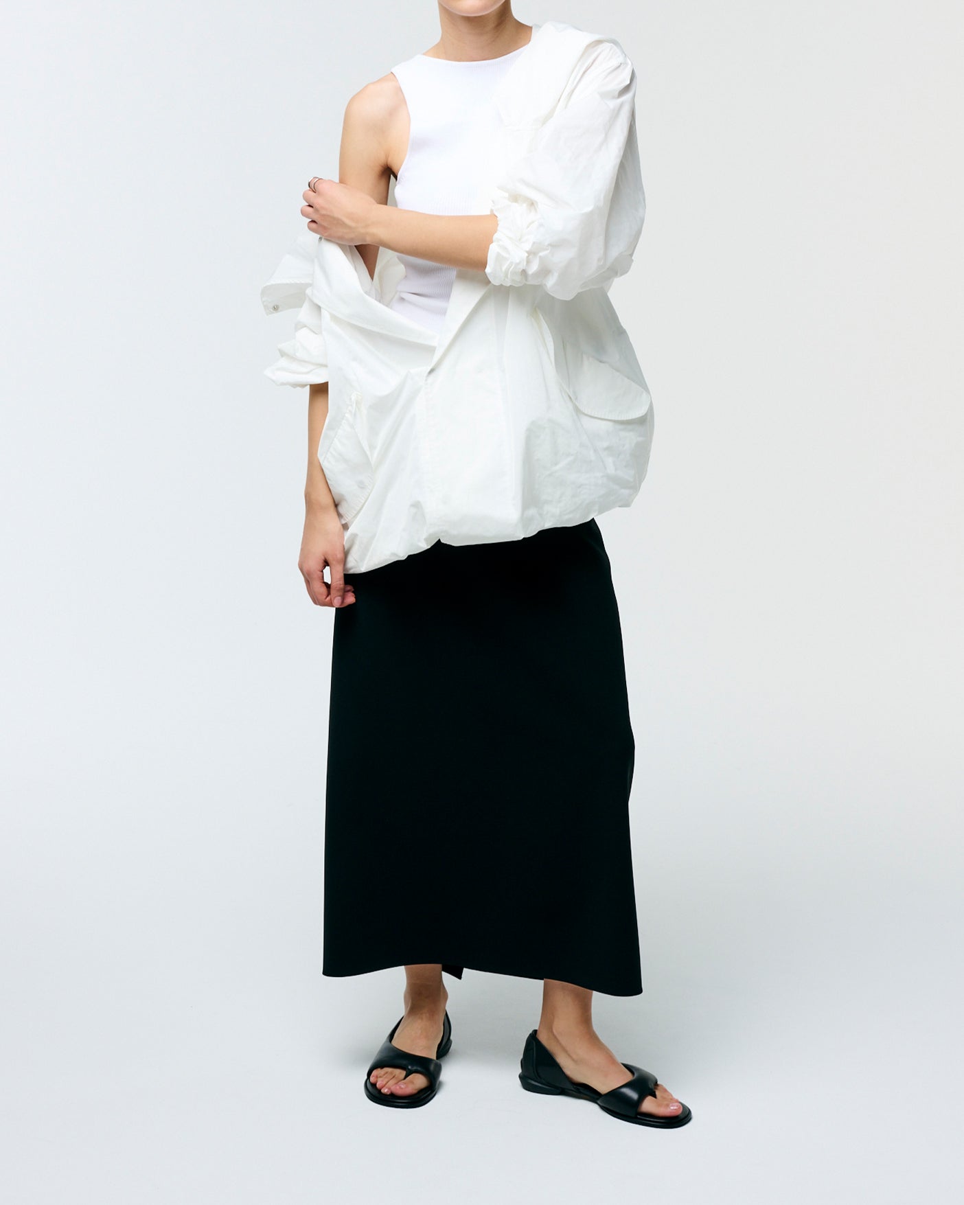 PADDED TONG SEPALATE / BLACK