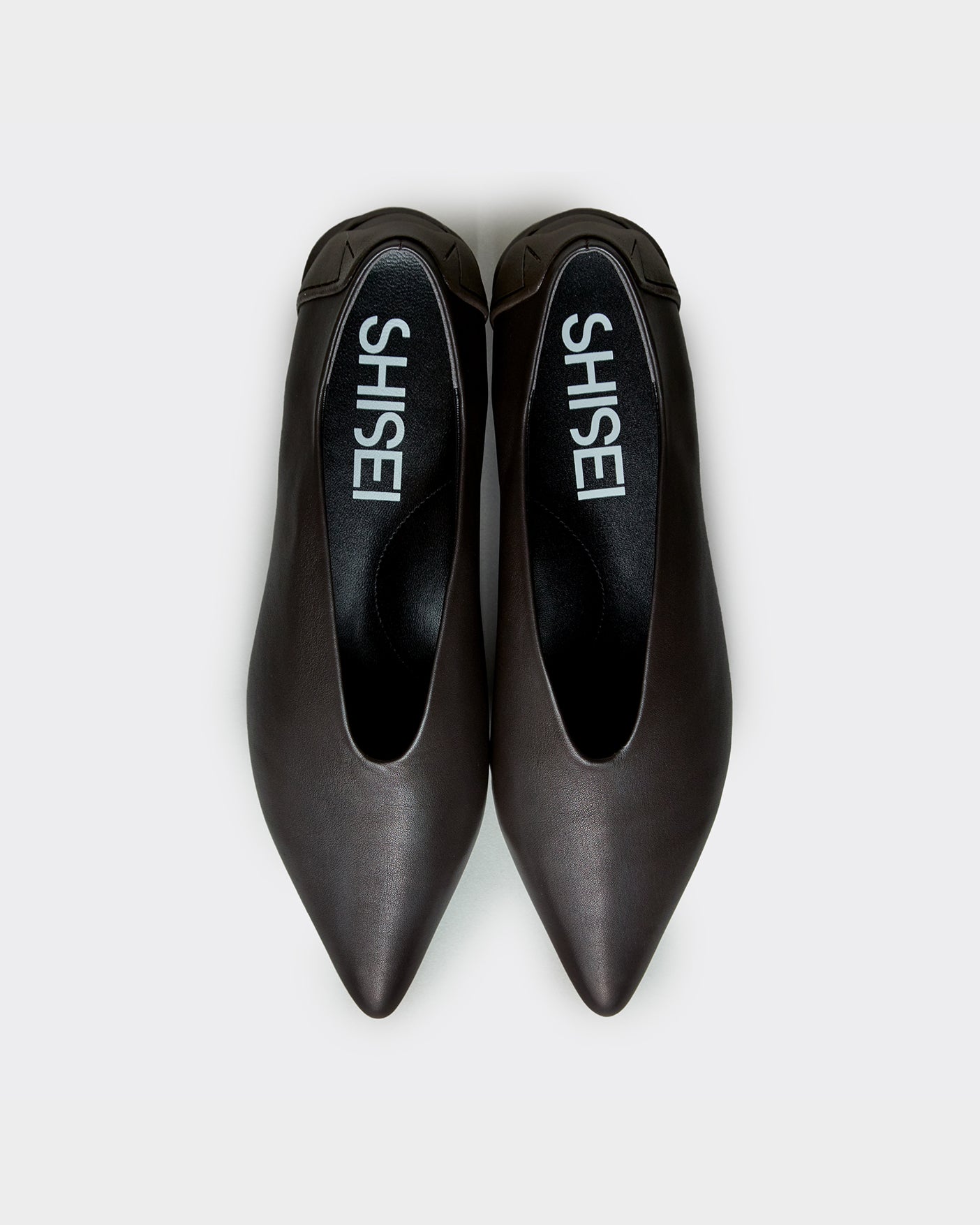 POINTED SLIT PUMPS / EBONY