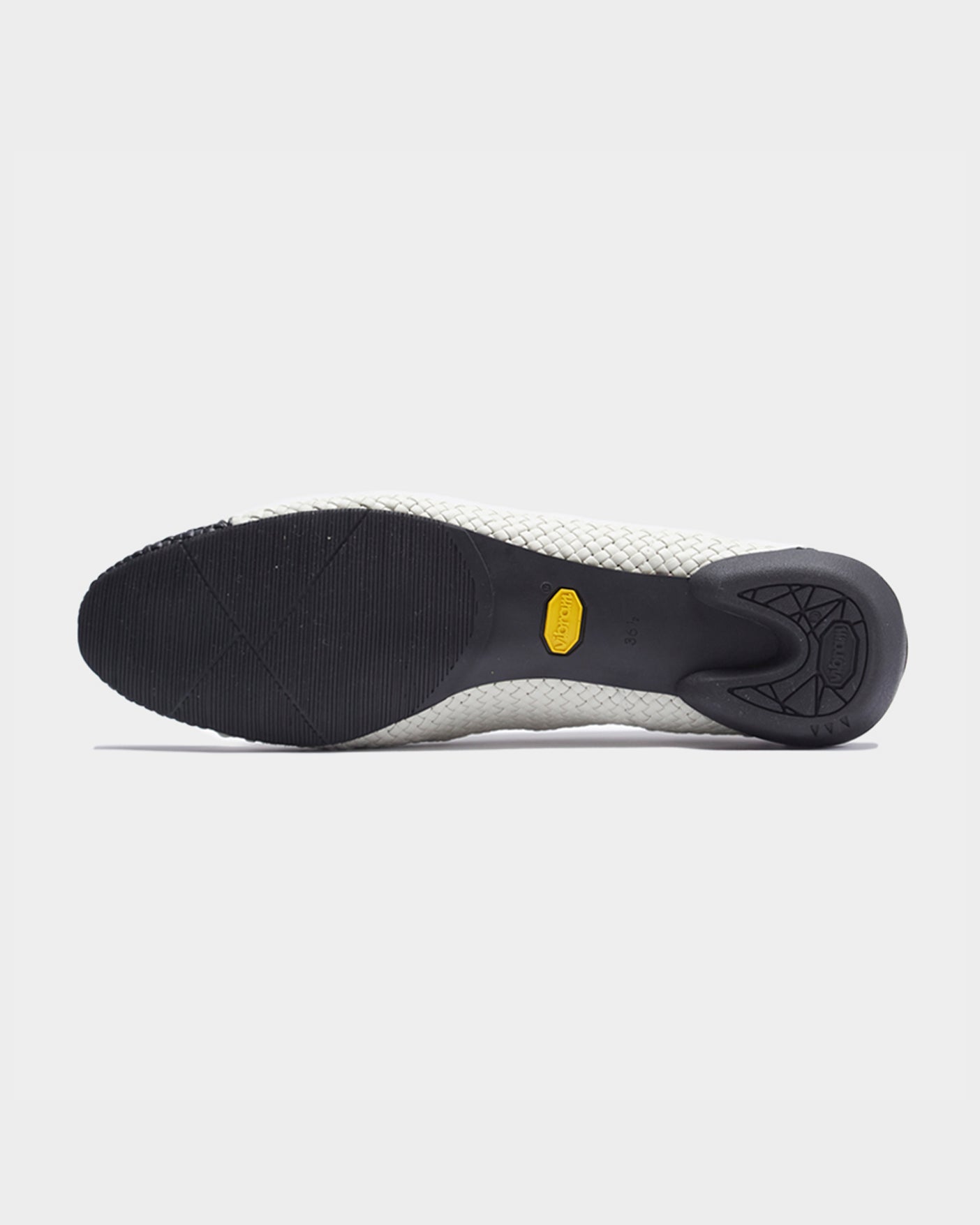 MESH ROUND V PUMPS / WHITExBLACK