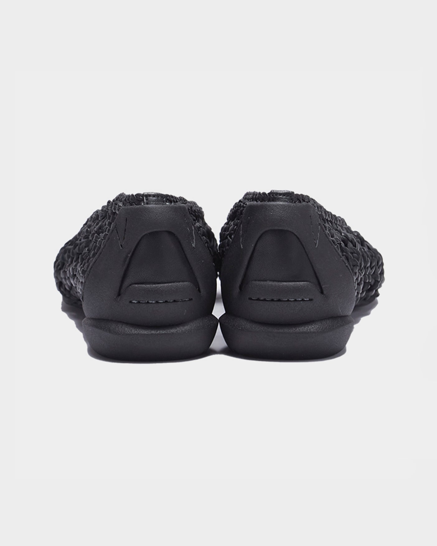 MESH POINTED U PUMPS / BLACK