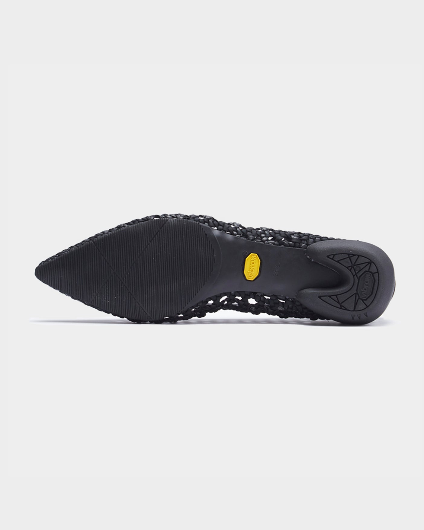 MESH POINTED U PUMPS / BLACK