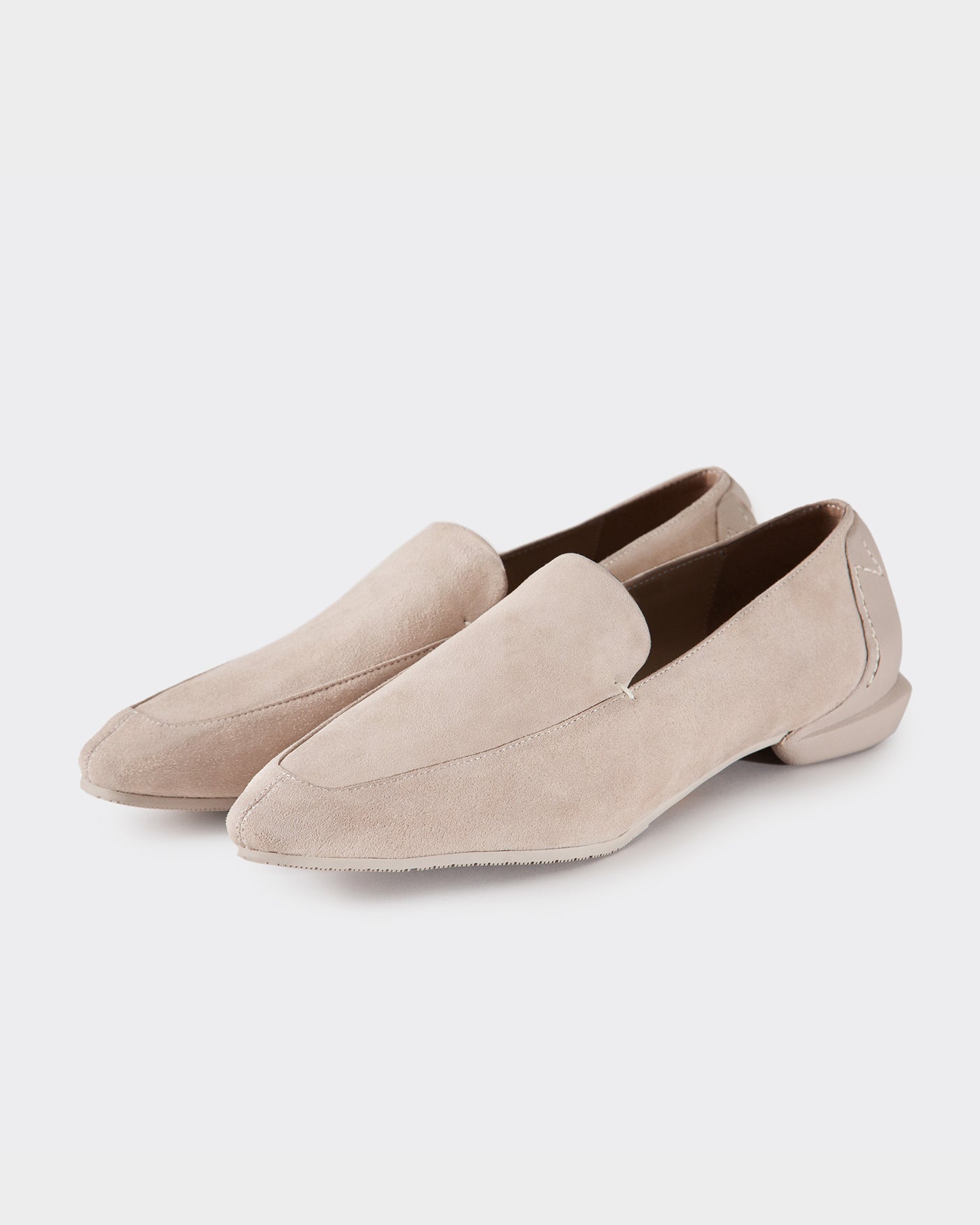 CHISEL TOE SUEDE SLIPON / GREIGE