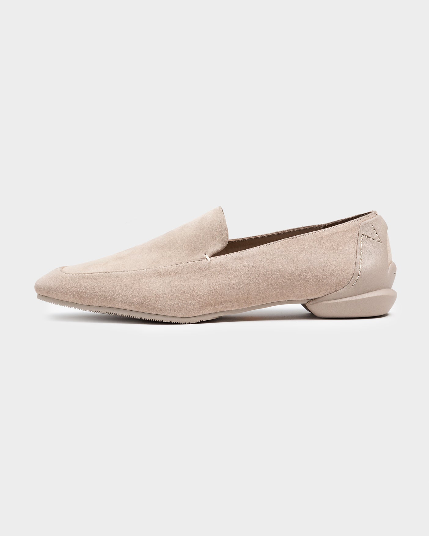 CHISEL TOE SUEDE SLIPON / GREIGE