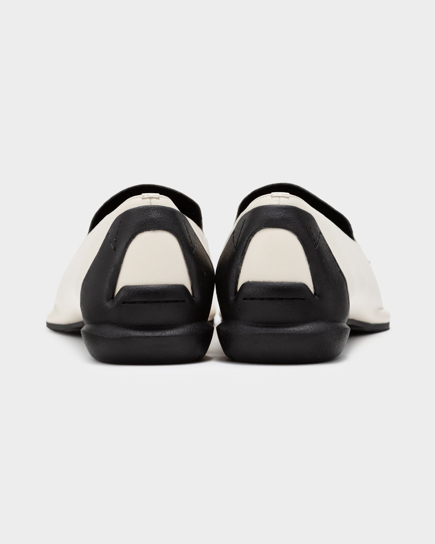 SQUARE LOAFERS / WHITExBLACK