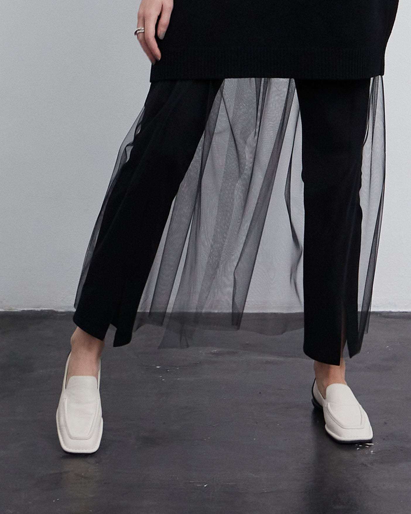 SQUARE LOAFERS / WHITExBLACK