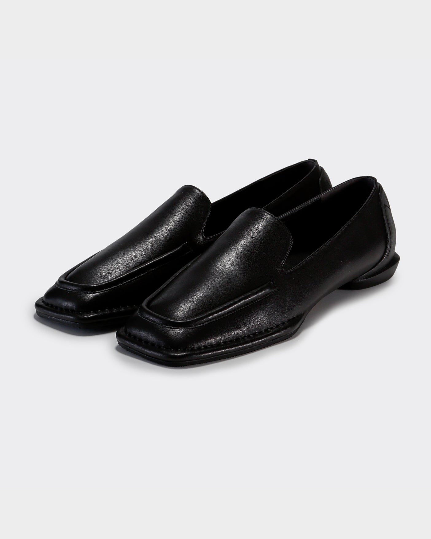 SQUARE LOAFERS / BLACK