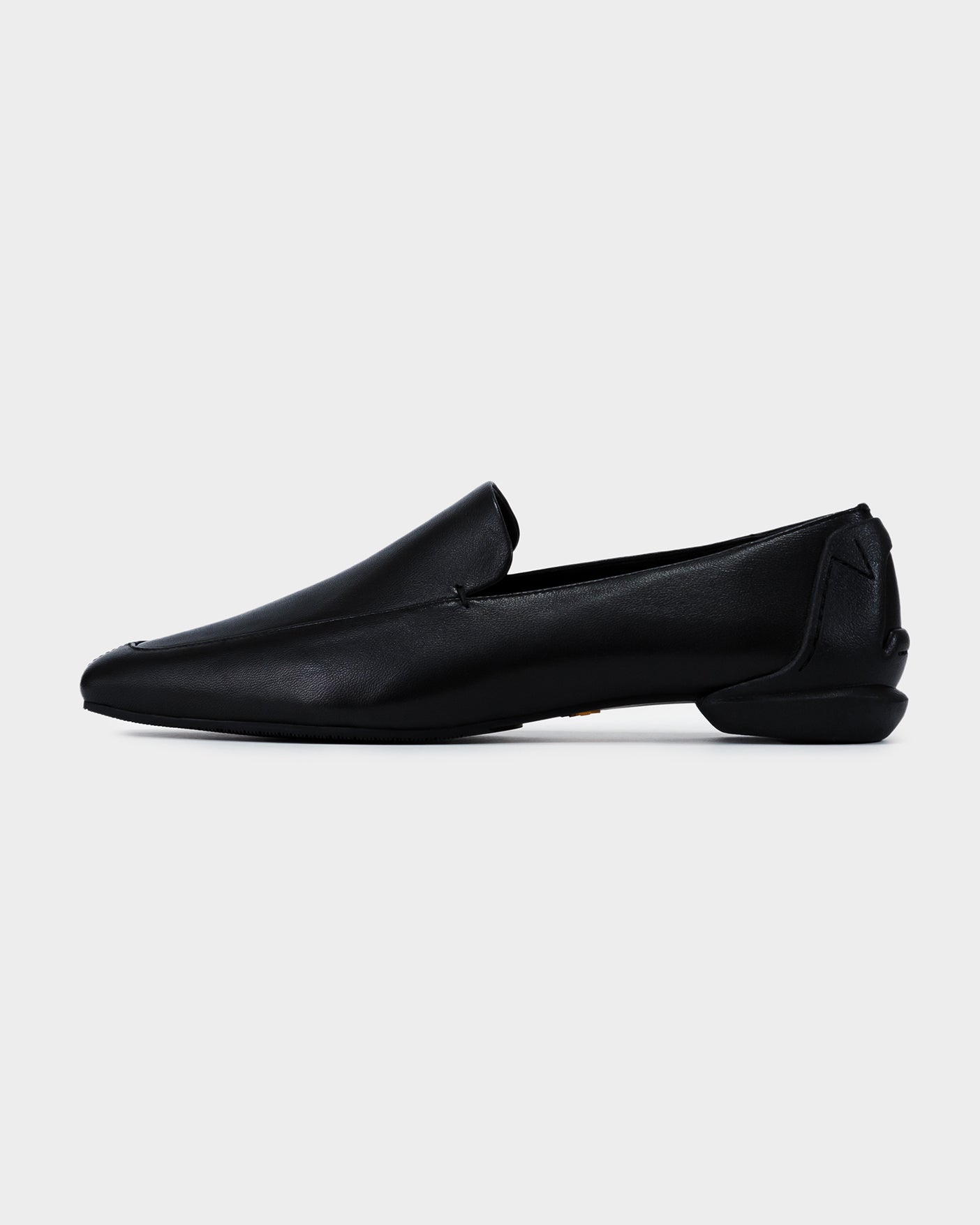 MM CHISEL TOE SLIPON / BLACK