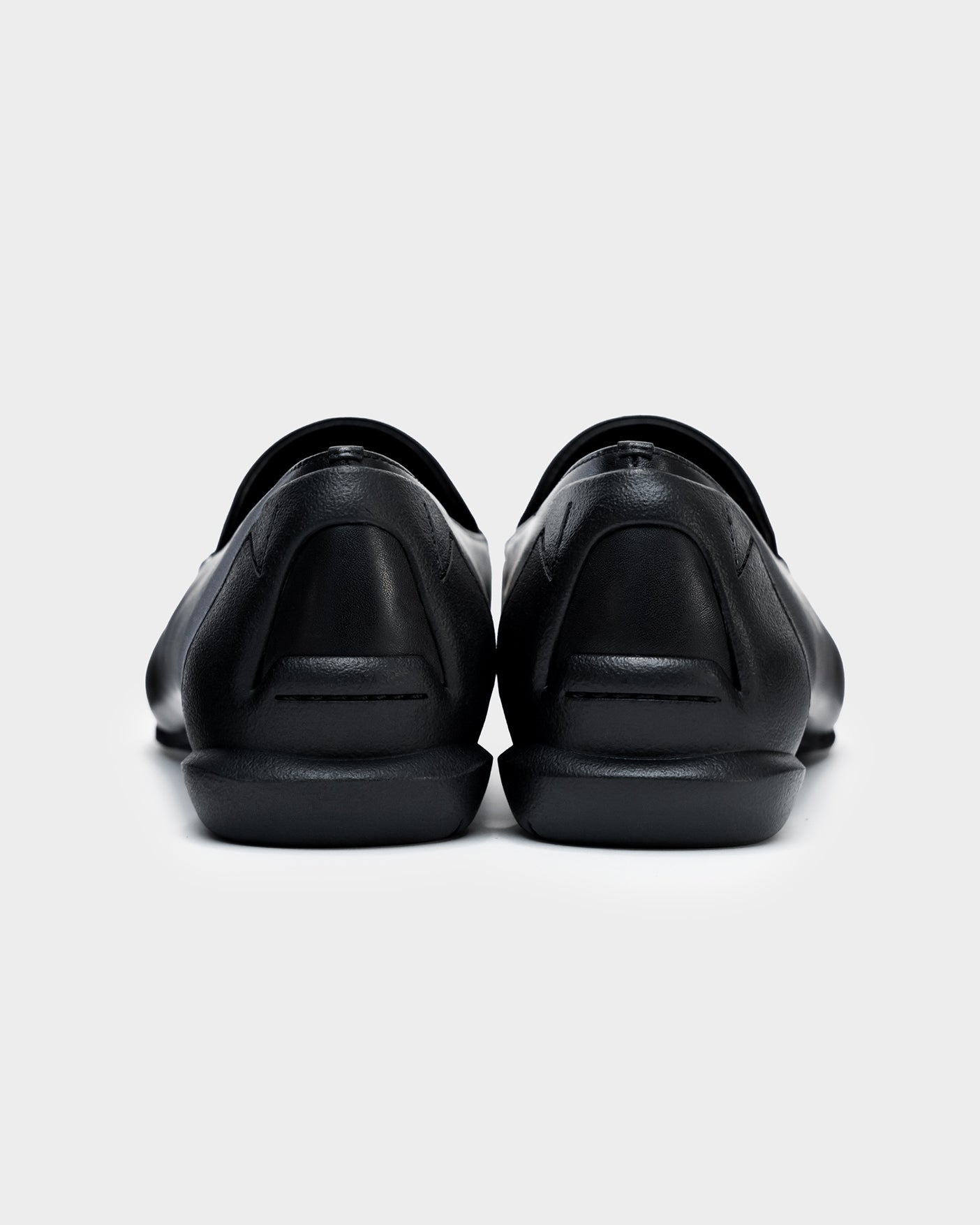 MM CHISEL TOE SLIPON / BLACK