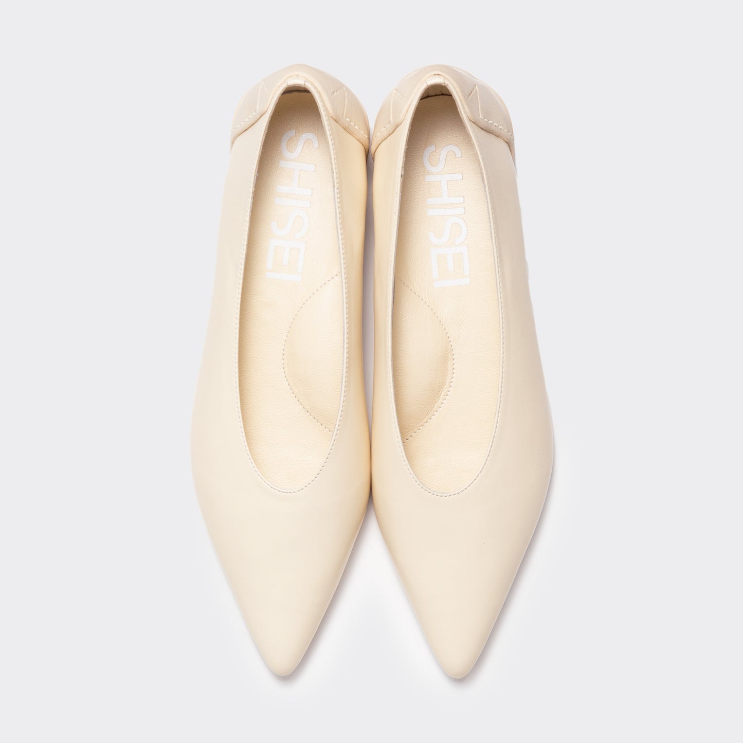 MM POINTED U PUMPS / IVORY