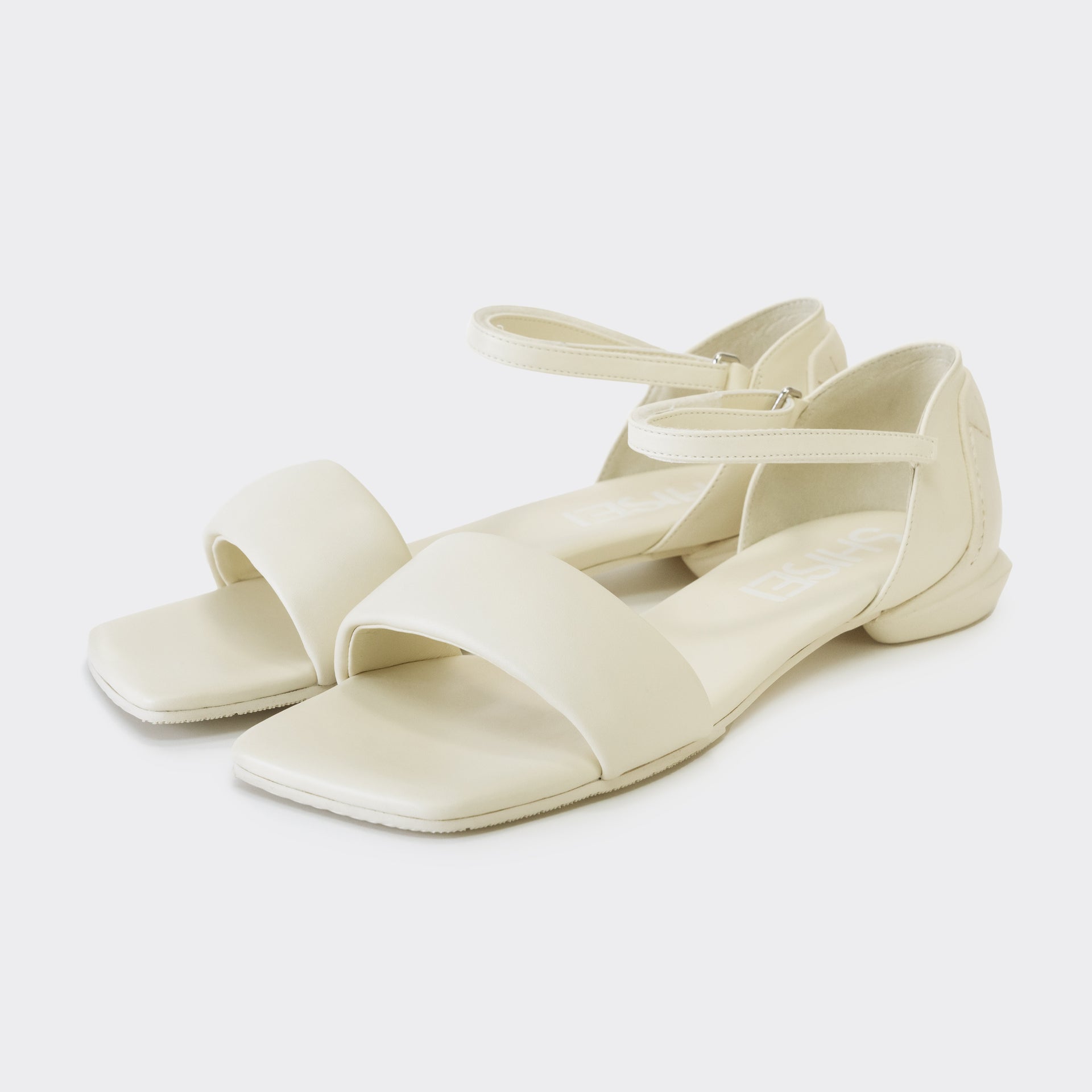 MM PADDED SANDALS / IVORY – SHISEI