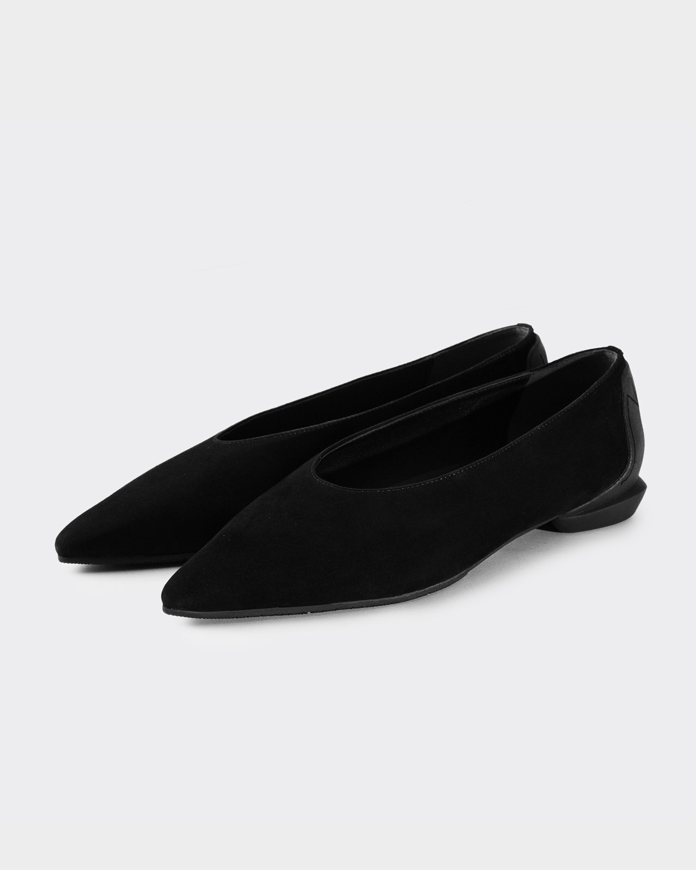 MM POINTED SUEDE U PUMPS / BLACK