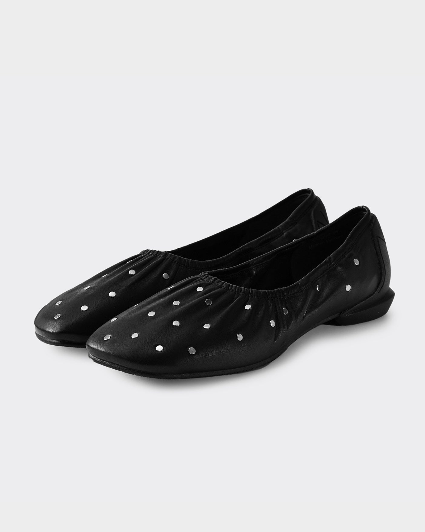 GATHER BALLET_STUDS / BLACK