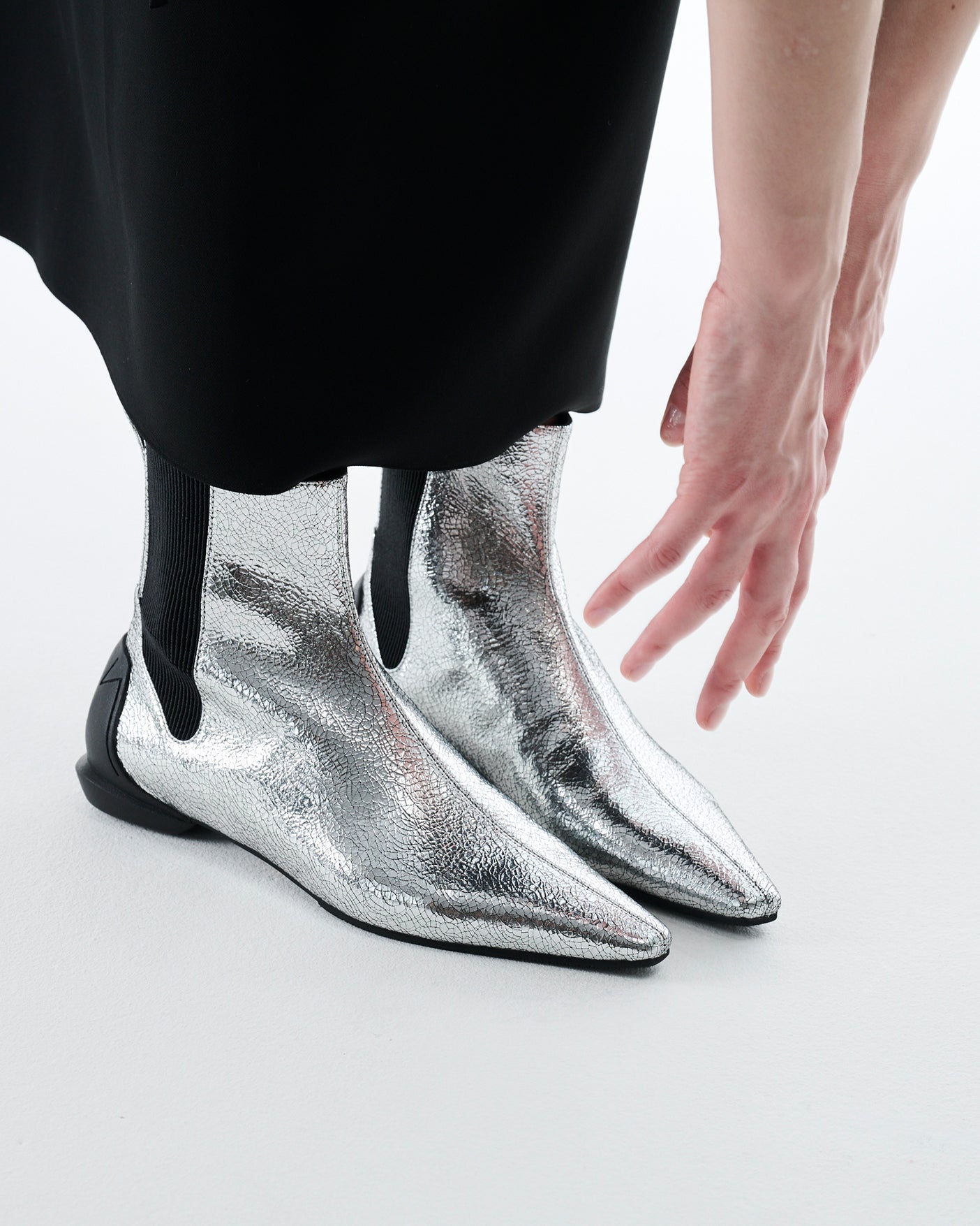CHISEL TOE ANKLE BOOTS / SILVER