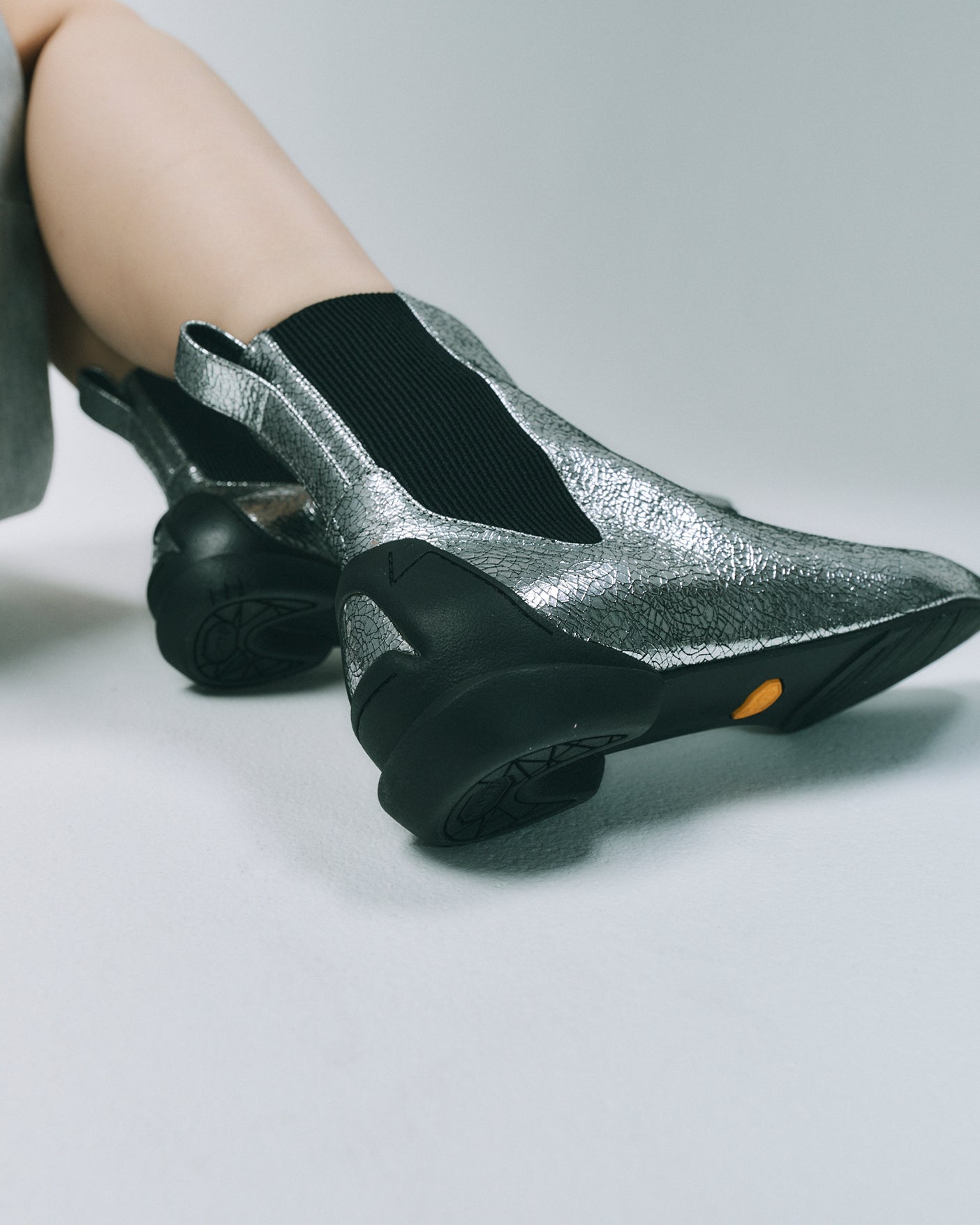 CHISEL TOE ANKLE BOOTS / SILVER