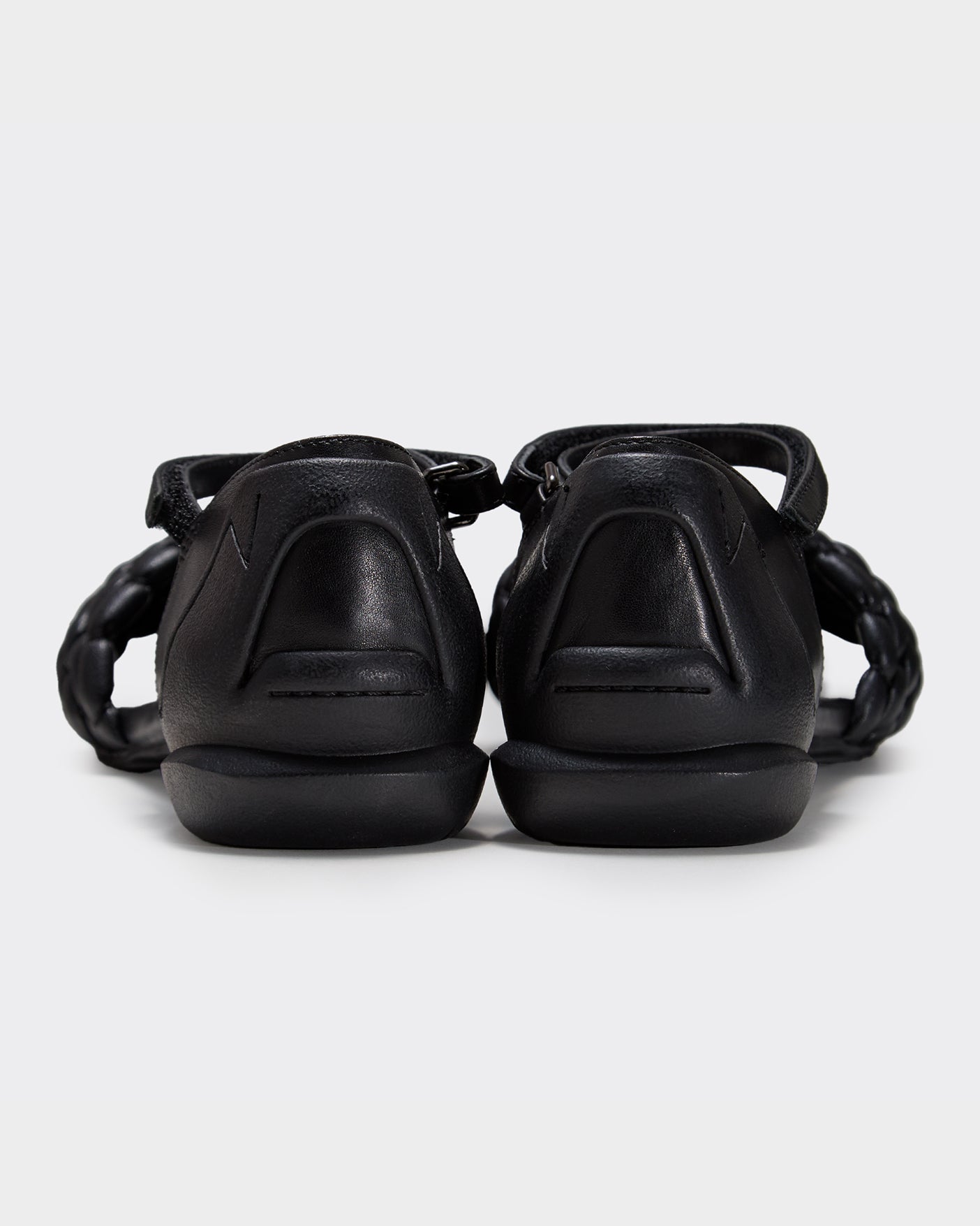 PADDED MESH SANDALS / BLACK