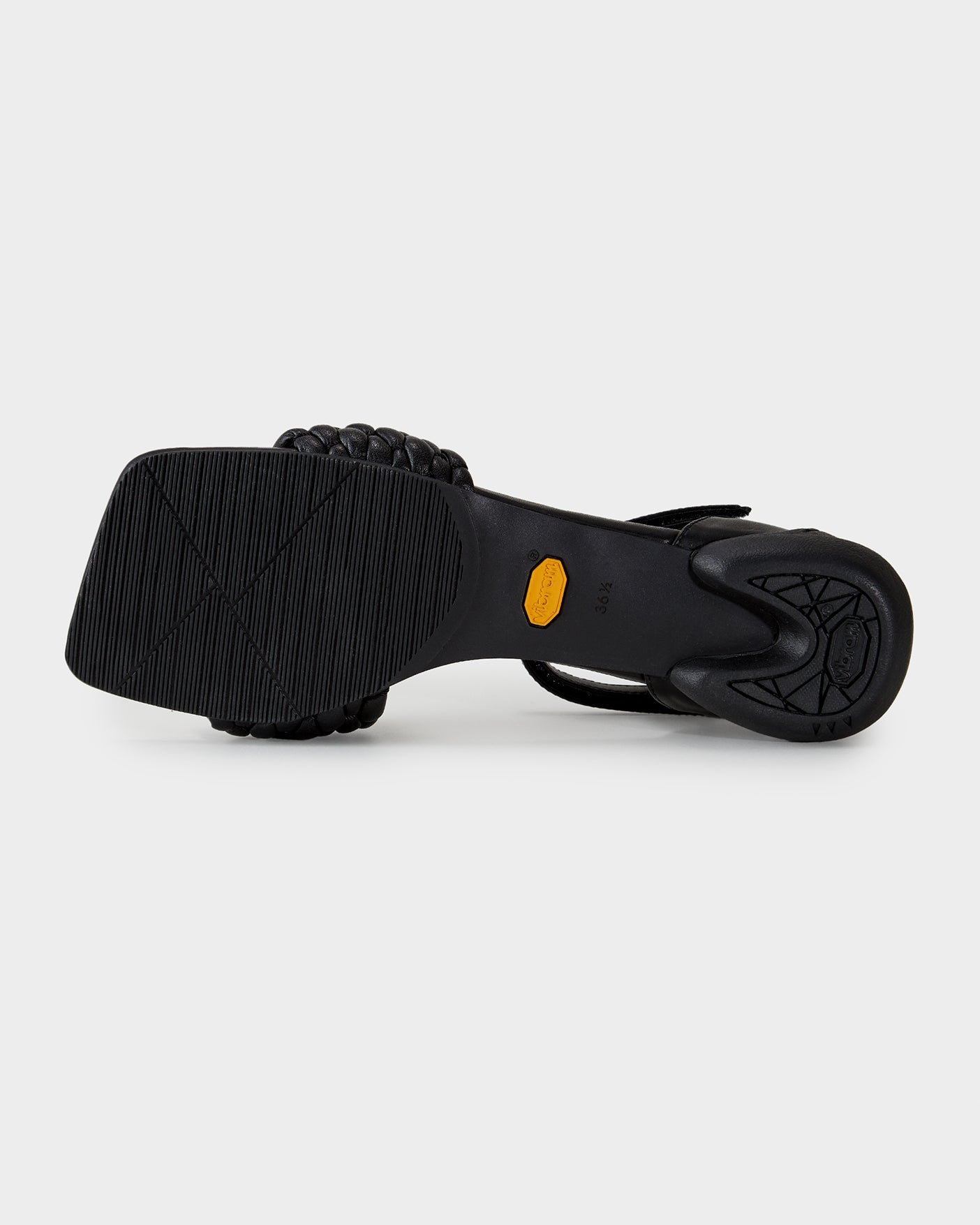PADDED MESH SANDALS / BLACK