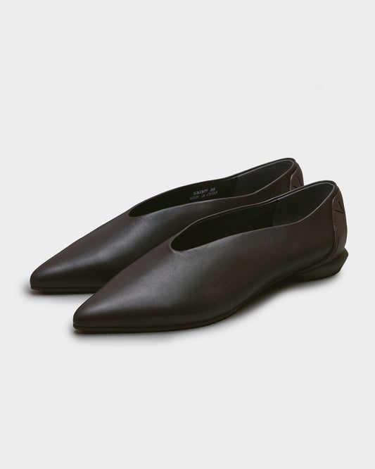 POINTED SLIT PUMPS / EBONY