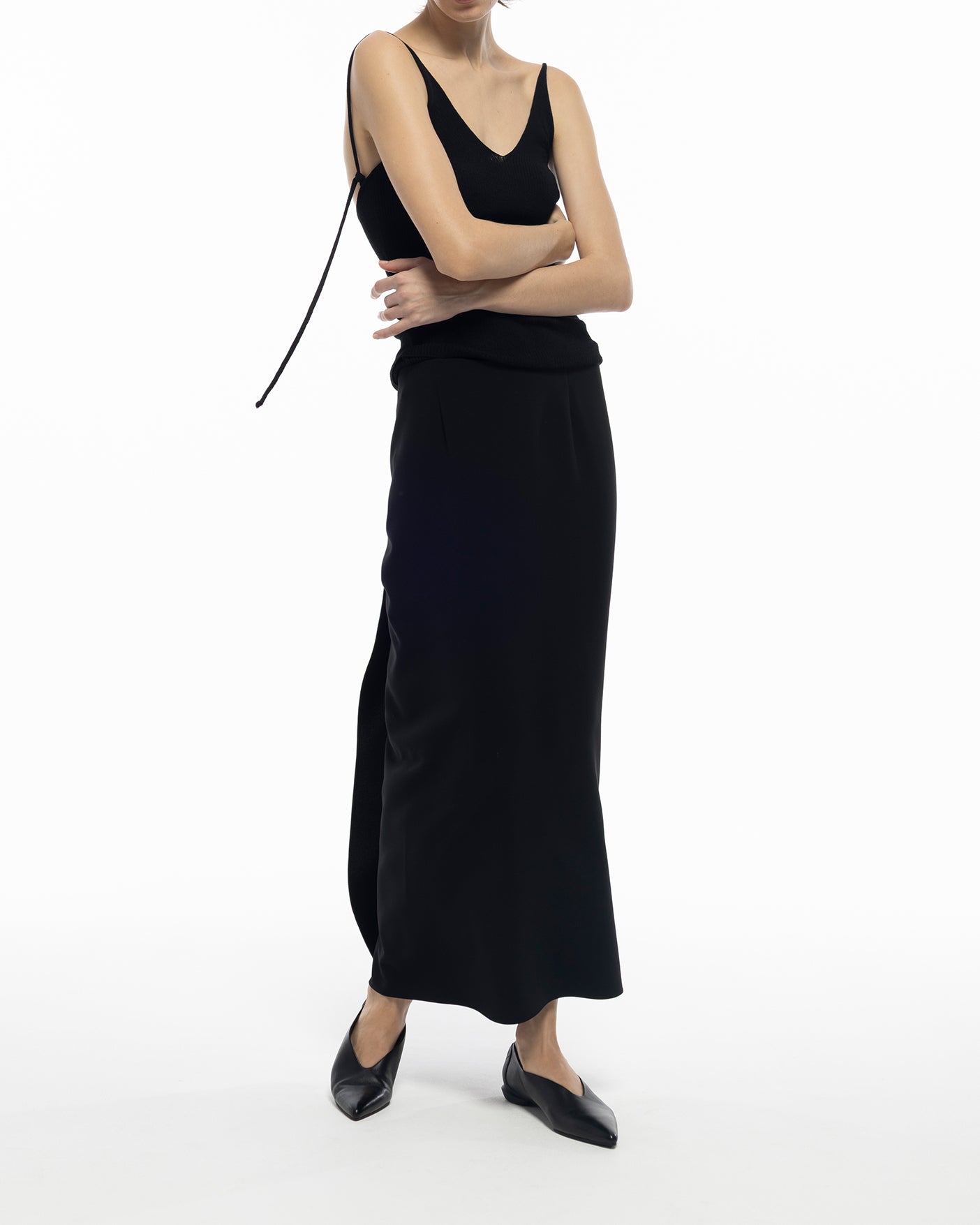 POINTED SLIT PUMPS / BLACK – SHISEI