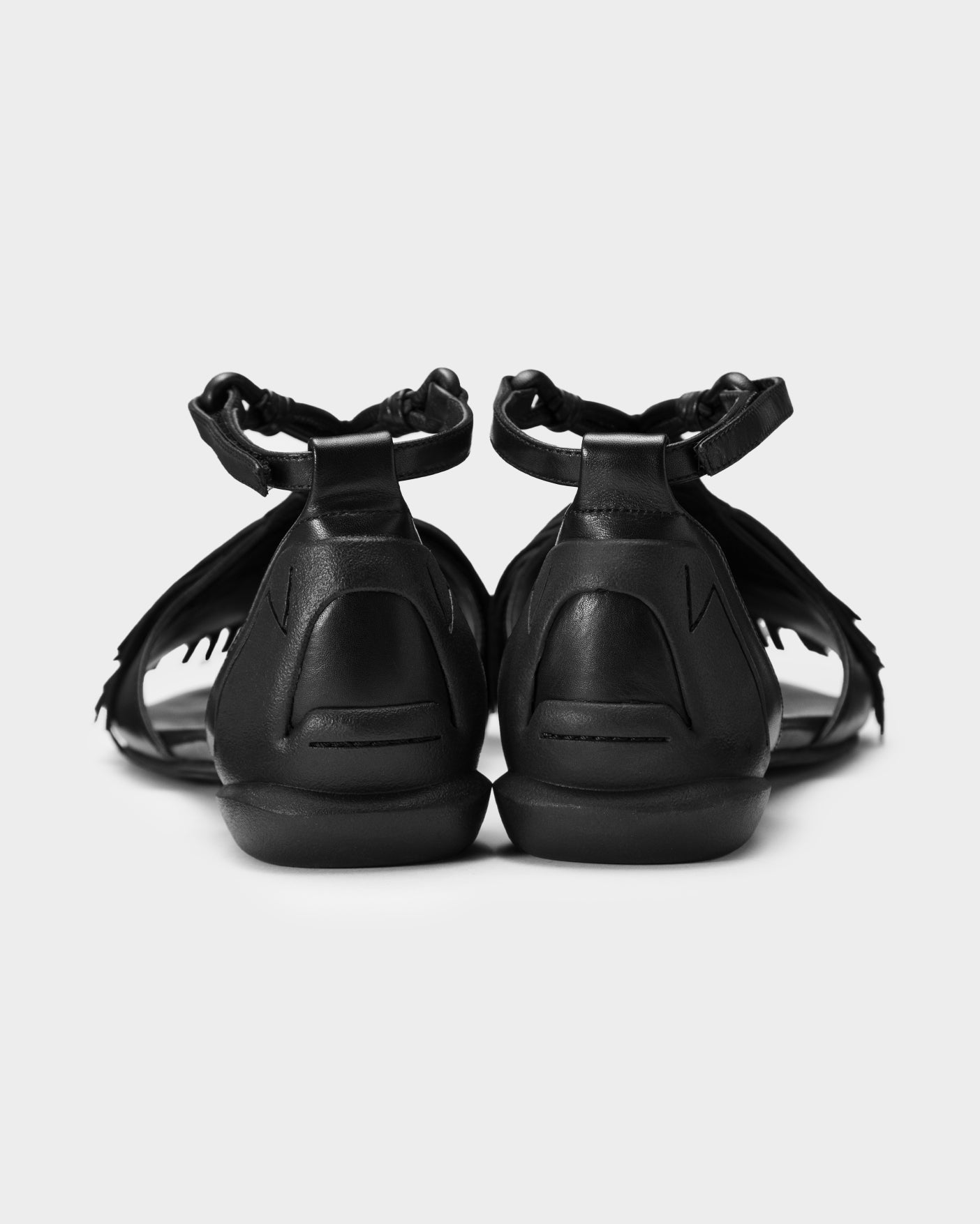 FRINGE SANDALS / BLACK