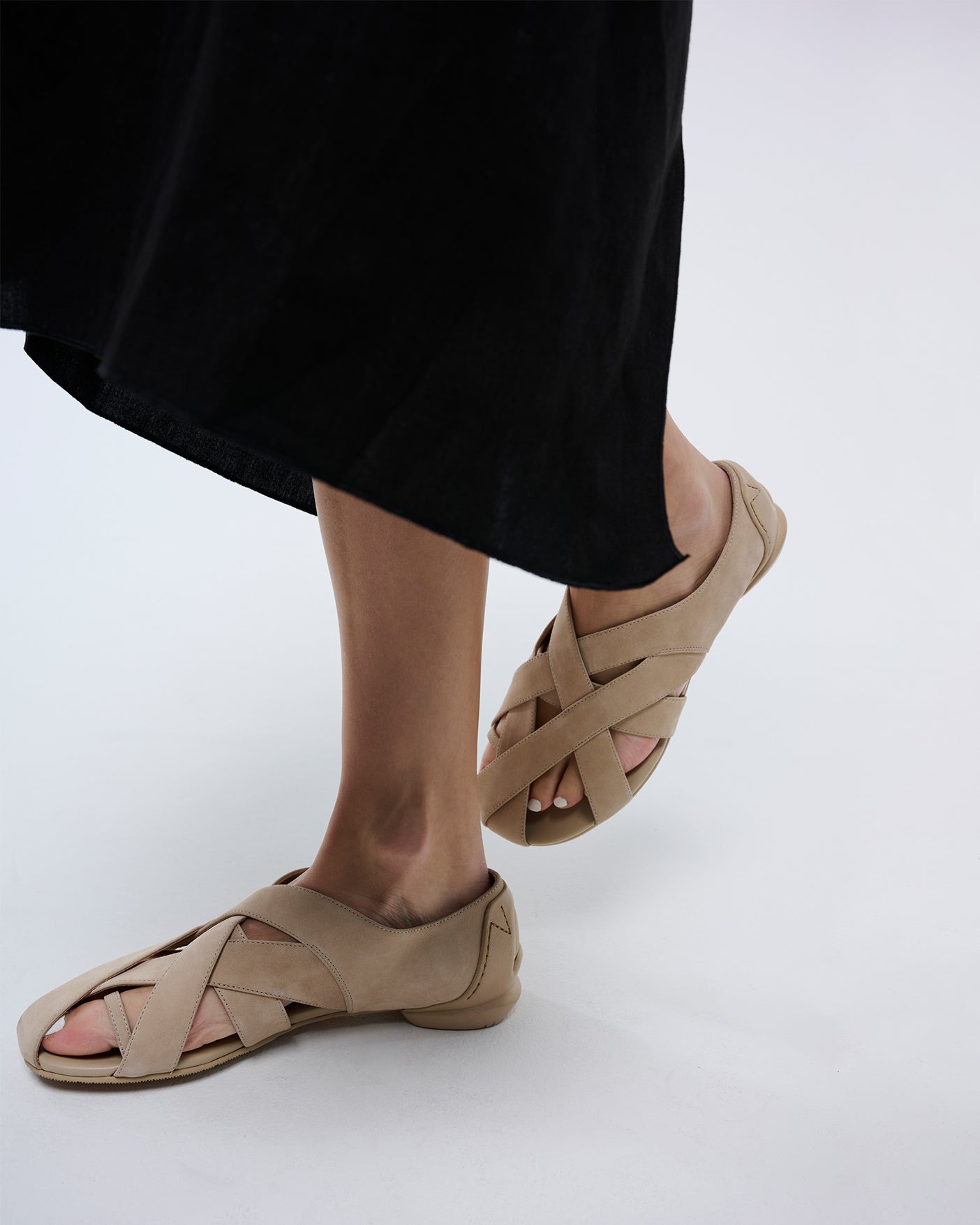 W CROSS SLIPON / N.BEIGE