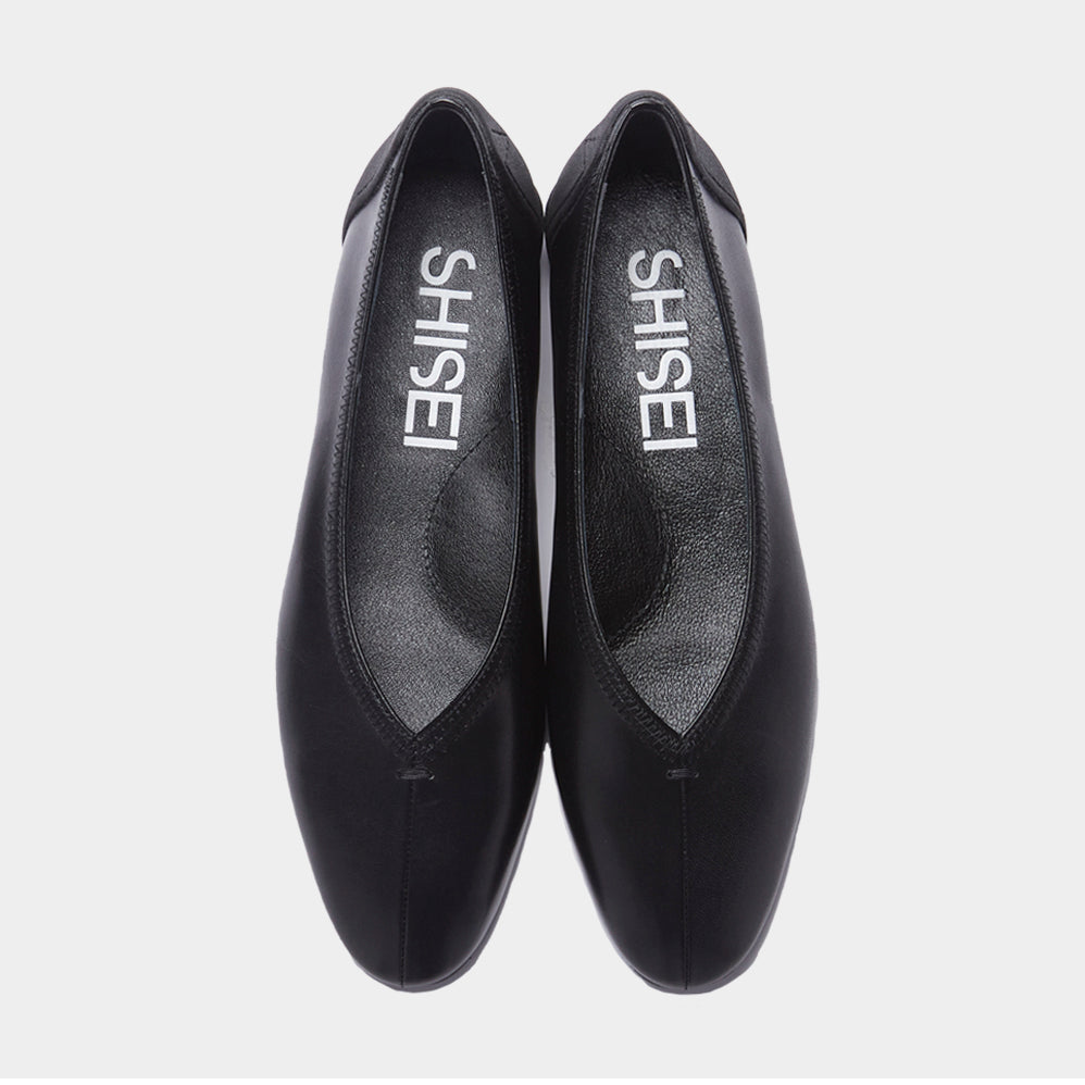 ROUND V PUMPS / BLACK – SHISEI