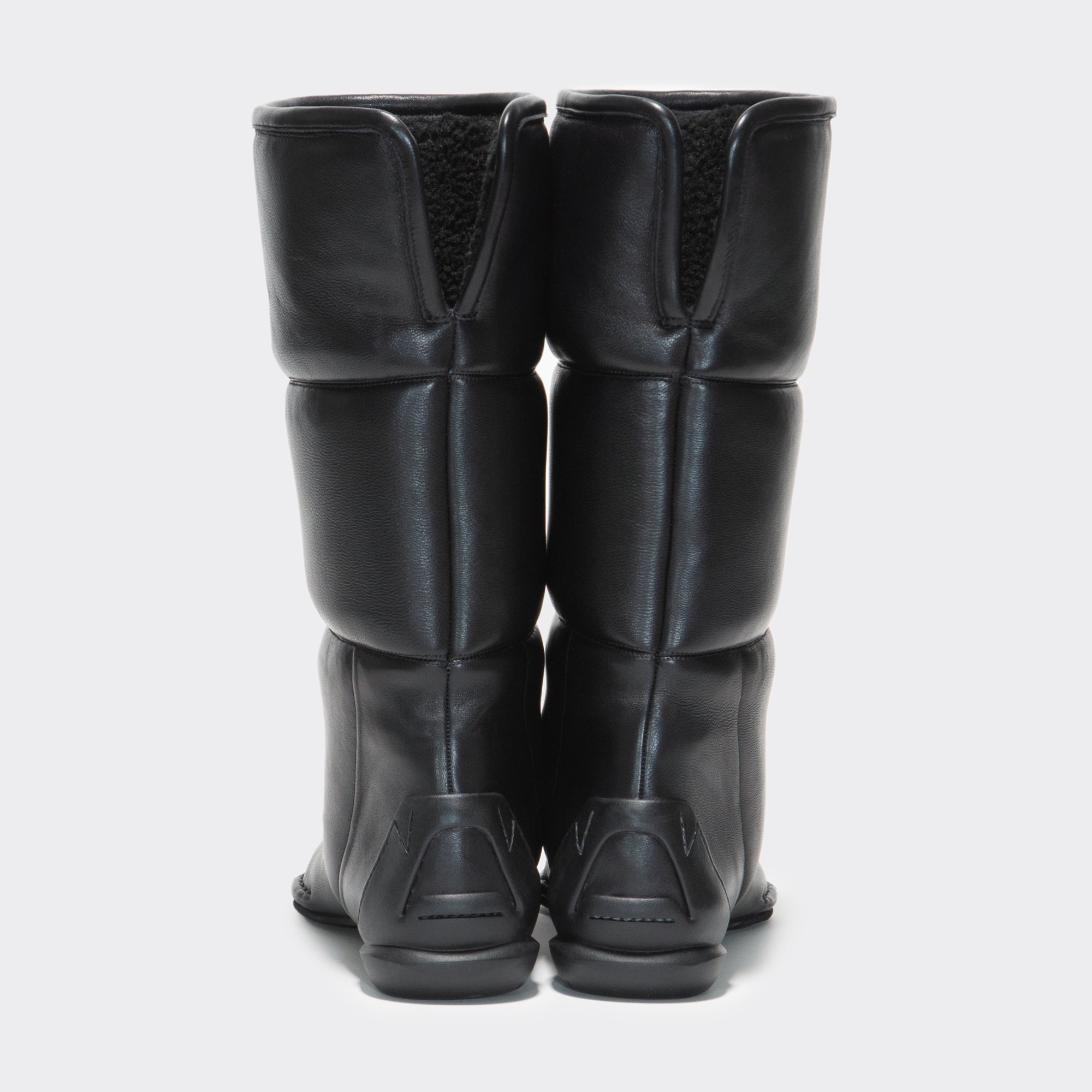 CHISEL PADDED BOOTS / BLACK