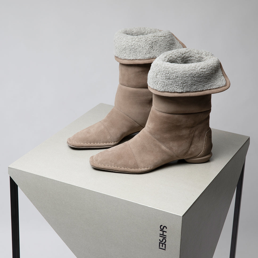 CHISEL PADDED BOOTS / TAUPE(SUEDE)